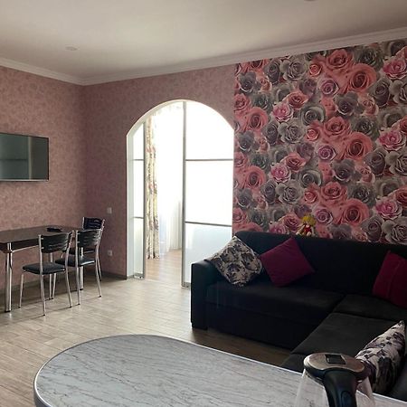 Mindia'S Two Bedroom Apartment Batumi Luaran gambar